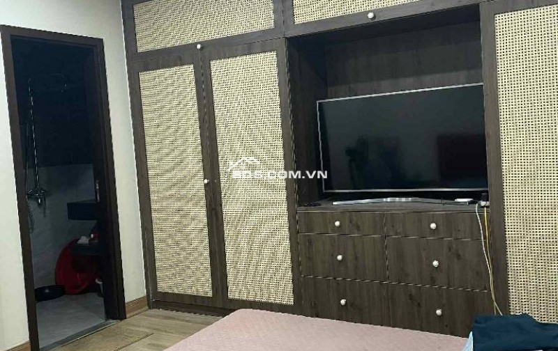 Bán GẤP nhà Hồ Tùng Mậu – gần phố – gần ô tô – mặt tiền rộng hiếm có – nội thất thiết kế riêng – vào ở ngay